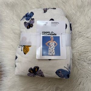 Room Essentials Butterfly Print Shower Wrap - White and Blue